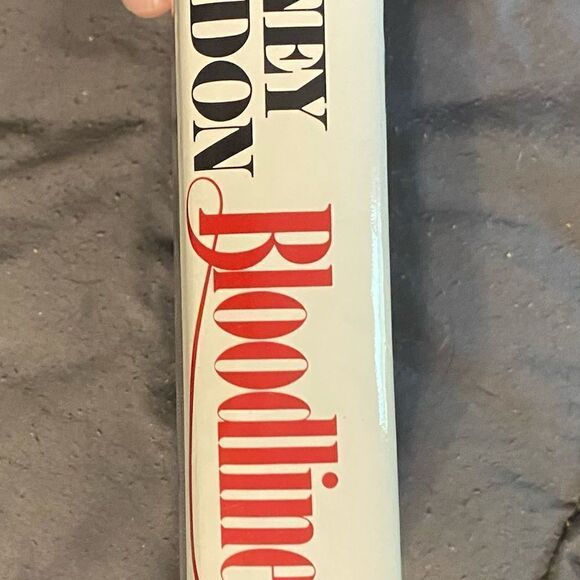 Hardback Sidney Sheldon bloodline book - Picture 3 of 5